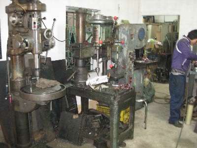 Giàn máy khoan công cụ